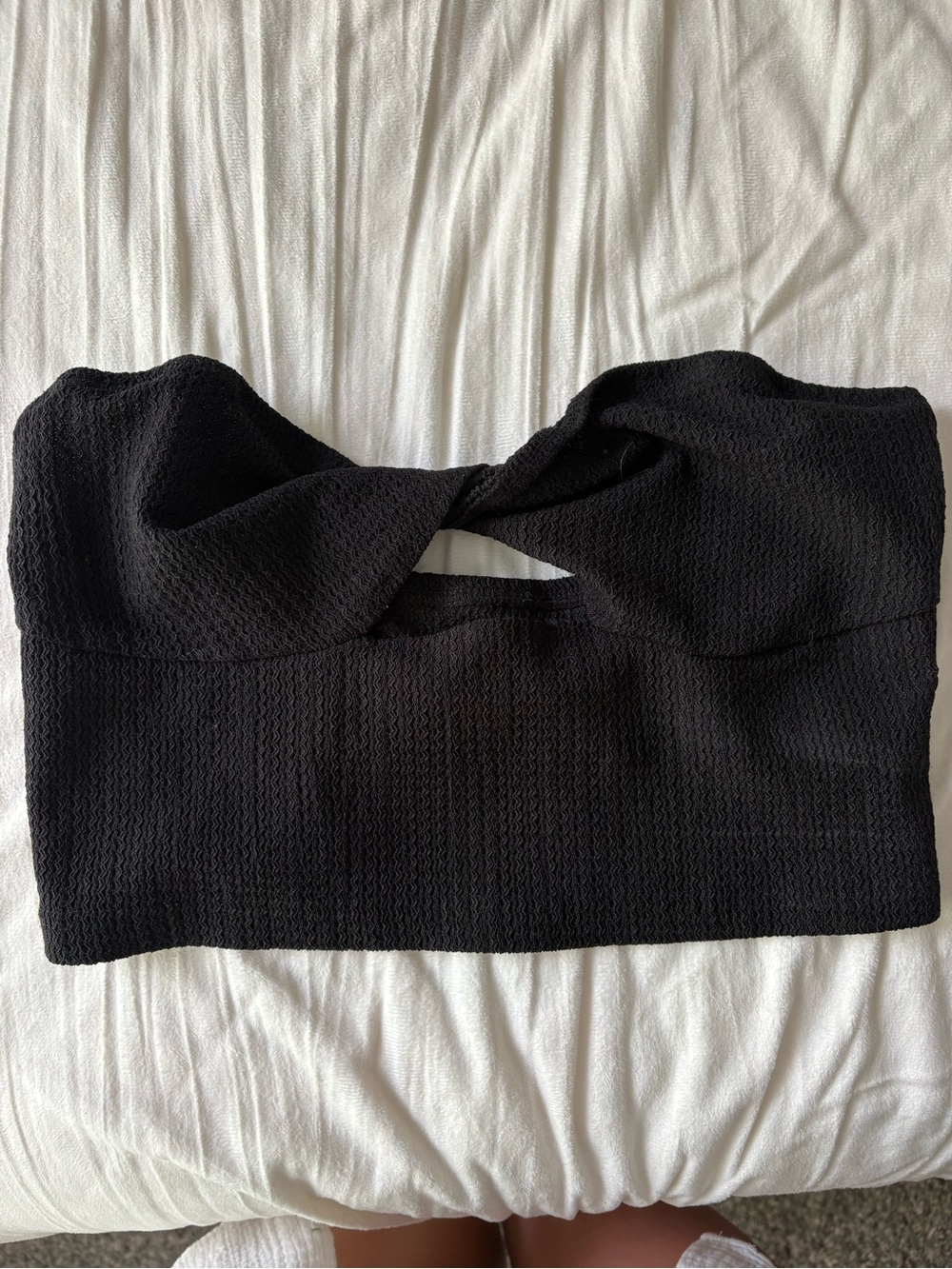 SHEIN Black Strapless Twist Cutout Crop Top